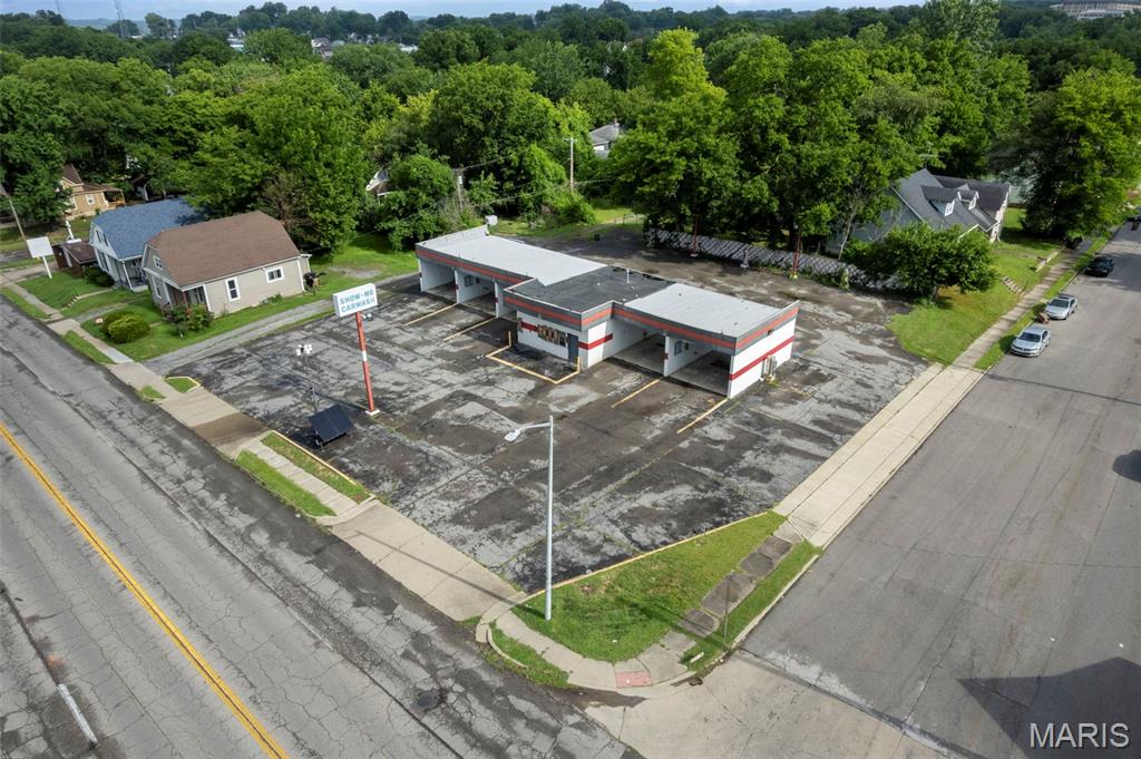 Looking for an affordable business that can  pay for itself? Check out this fully operational car wash located at 1004 William!

 Major equipment updates completed within the last 2 years.  Convenient payment options including cash, debit card, and bill acceptor systems. Established location with income-producing potential.  Low-maintenance business opportunity.  Perfect for an owner-operator or investor seeking passive income. Own a business that works for you while building equity and generating revenue. Opportunities like this don’t come along often!