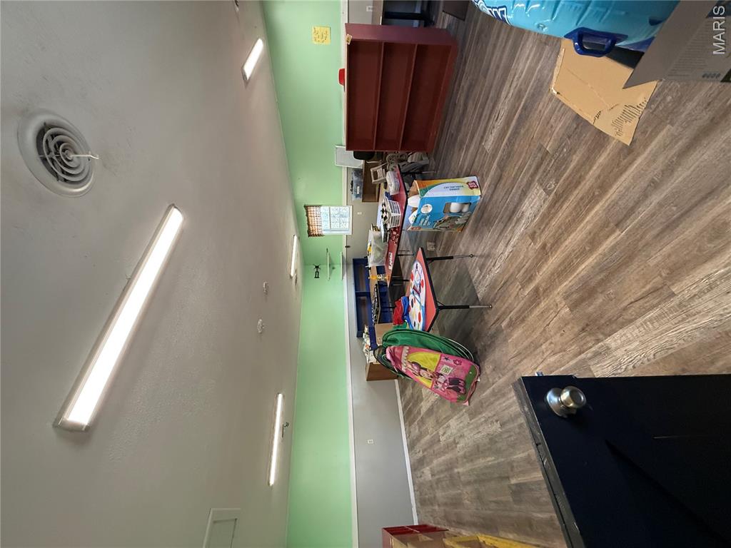 Airport Heights - Commercial Sale