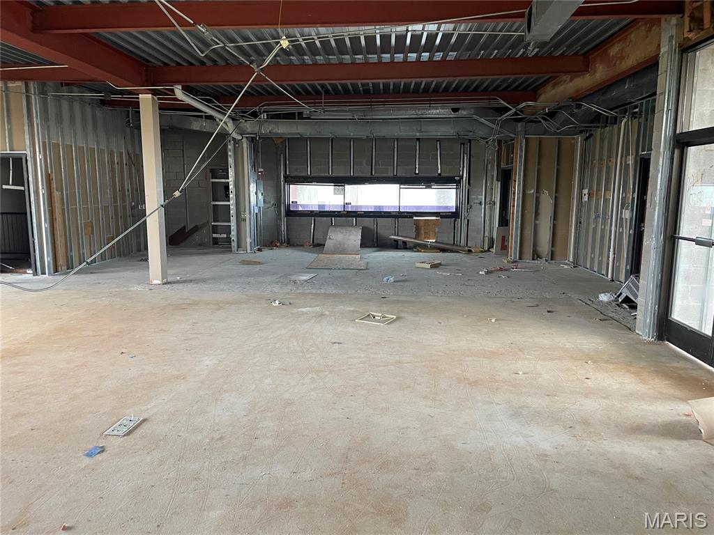 Baris Plaza Alton - Commercial Sale