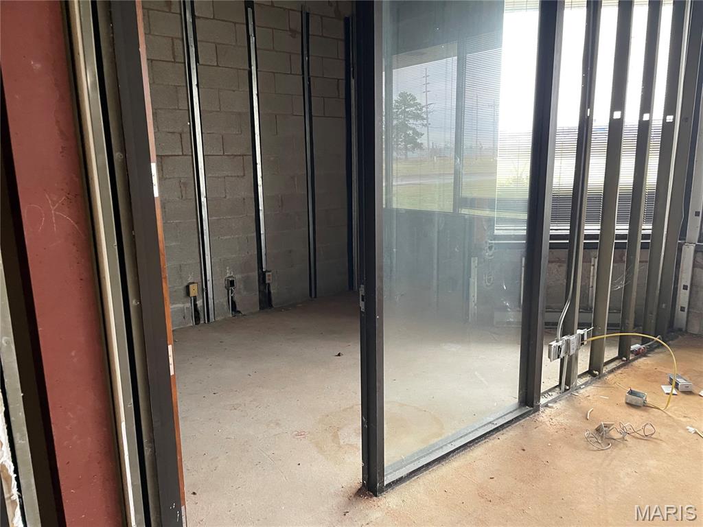 Baris Plaza Alton - Commercial Sale