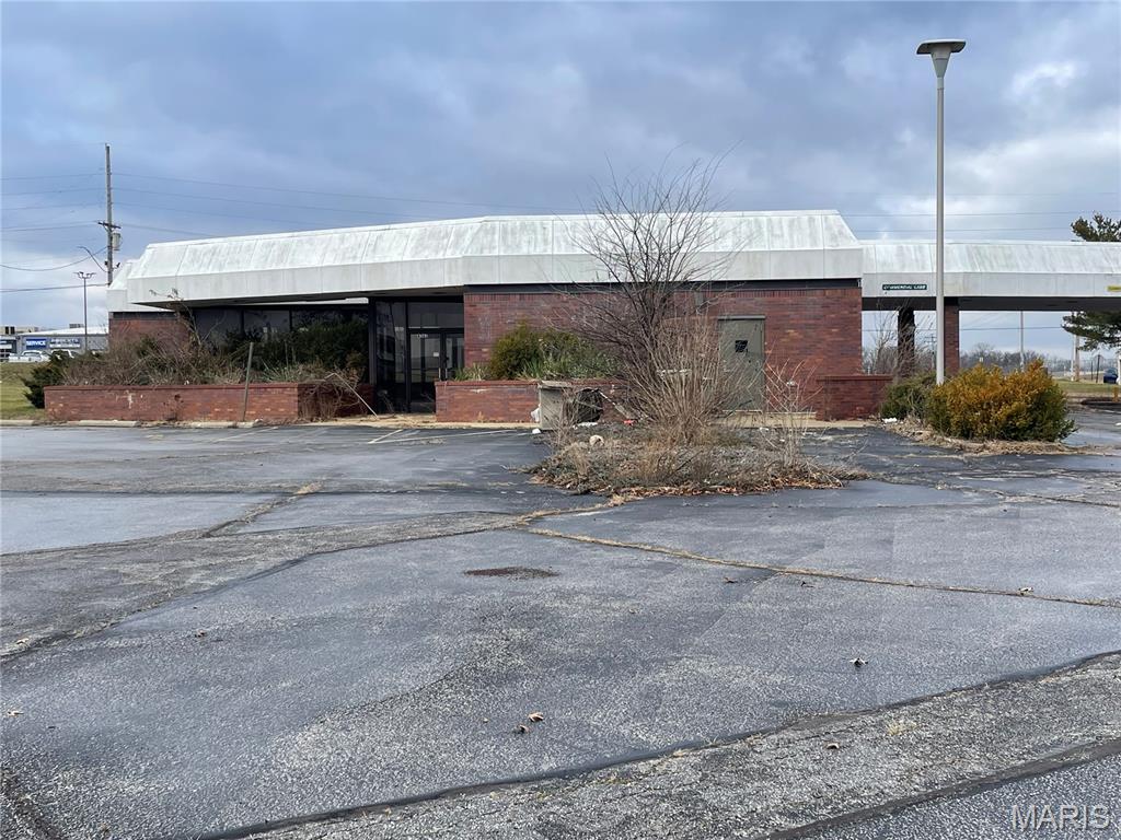 Baris Plaza Alton - Commercial Sale