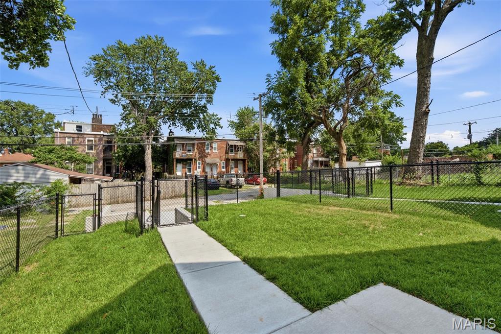 St Louis Commons Add - Residential