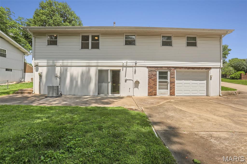 Eighth Montclare - Residential