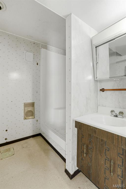 Eighth Montclare - Residential