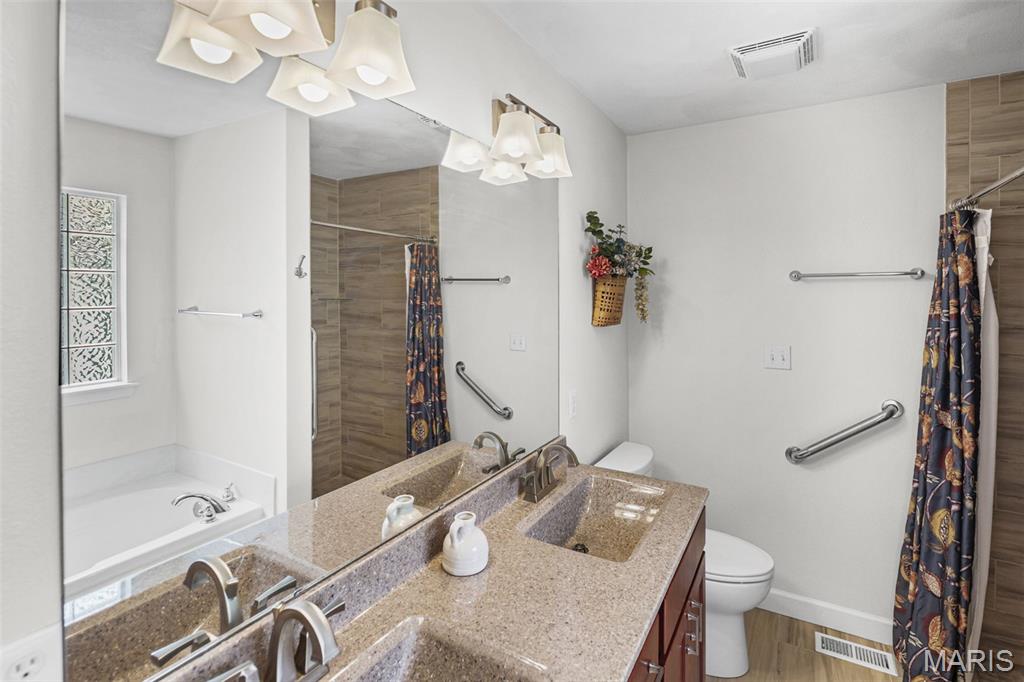 Pinebrook Villas Condo - Residential