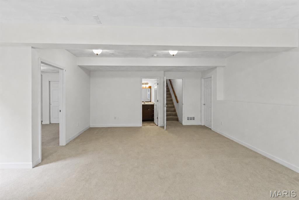 Pinebrook Villas Condo - Residential