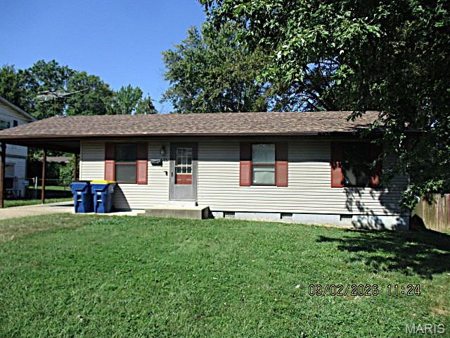 Main Floor Living! Easy ranch floor plan offers 3 bed, 1.5 bath, laundry all on one level. Covered attached carport and fenced back yard completes this package.