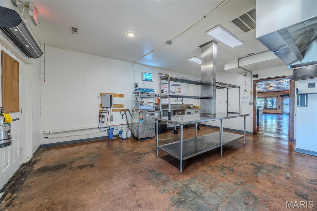 Bell-Wyrick Sub - Commercial Sale