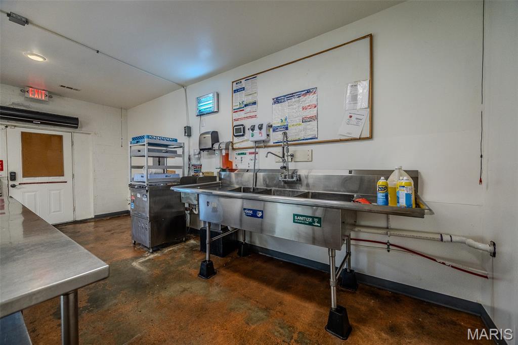 Bell-Wyrick Sub - Commercial Sale