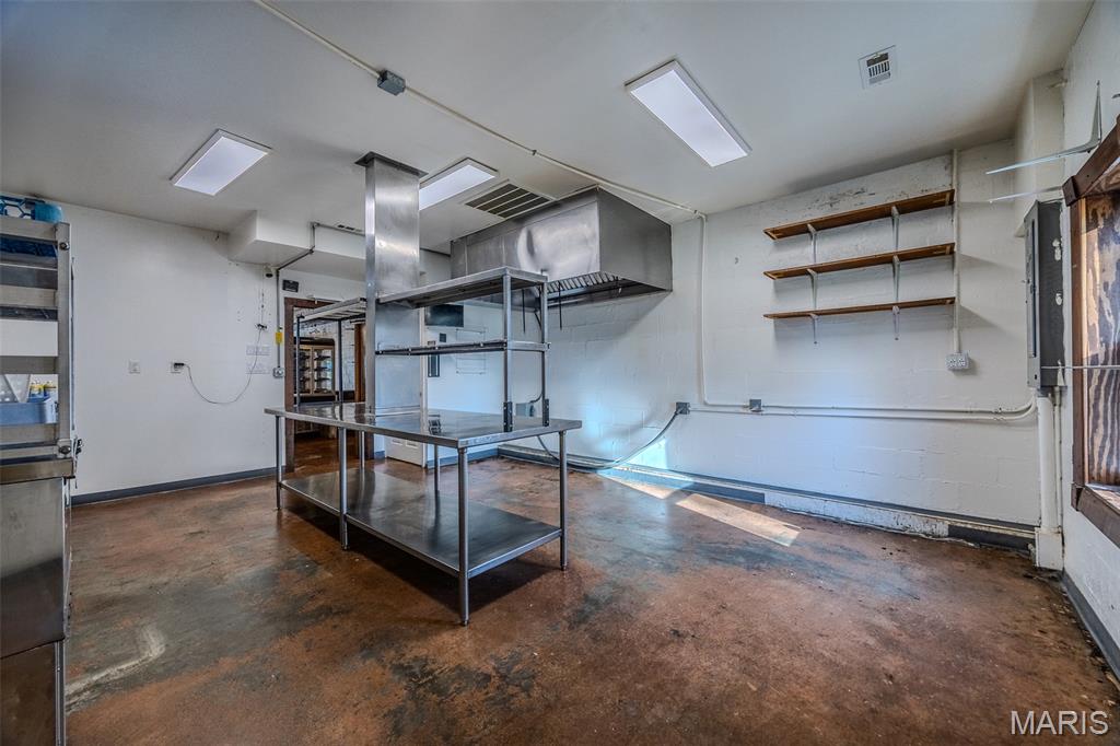 Bell-Wyrick Sub - Commercial Sale