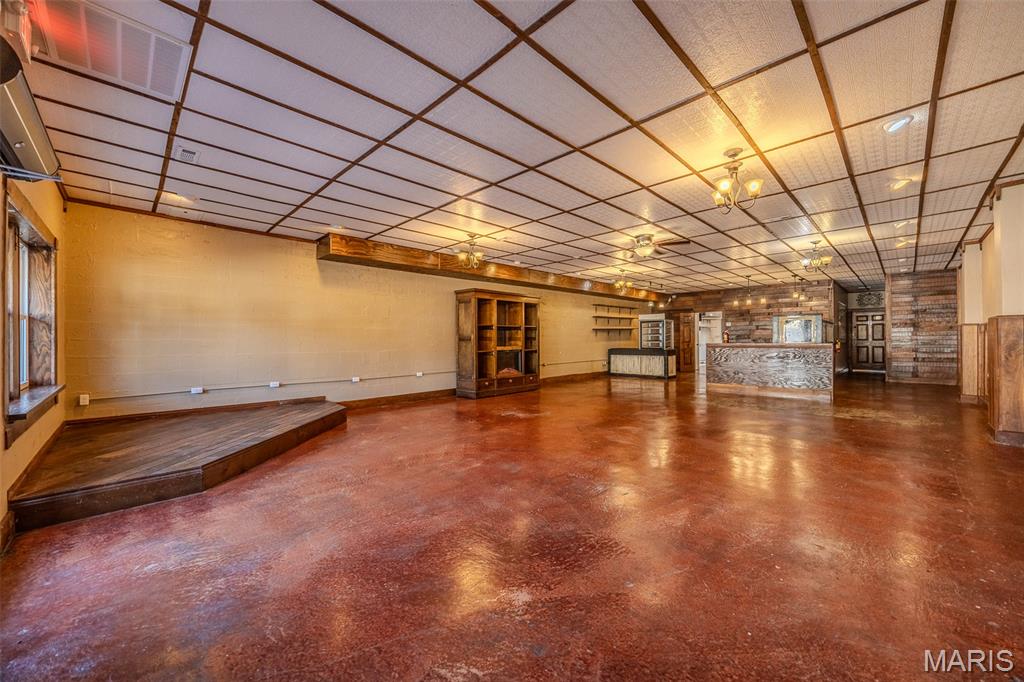 Bell-Wyrick Sub - Commercial Sale
