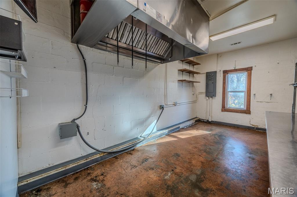 Bell-Wyrick Sub - Commercial Sale