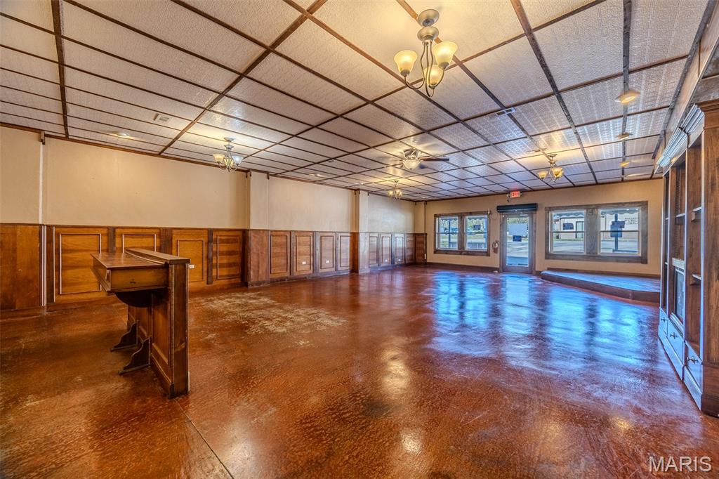 Bell-Wyrick Sub - Commercial Sale