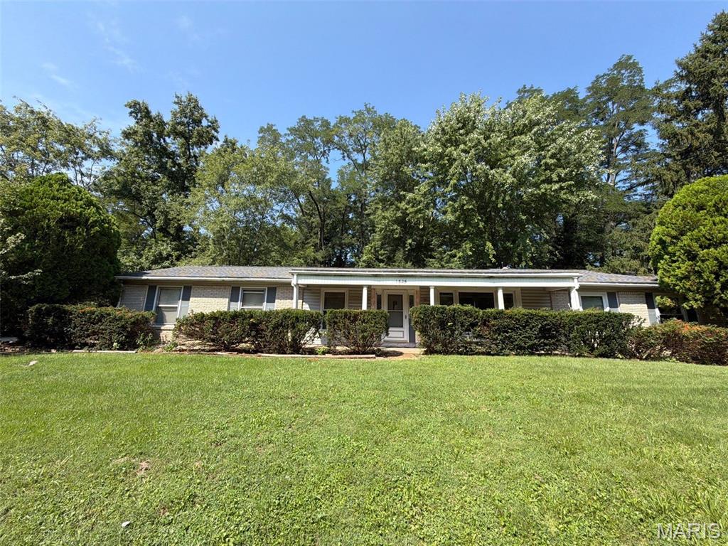 1525 Moonlight Dr, St. Louis, MO 63135 — Investor/Rehab Opportunity! Bring your vision to this 3-bedroom, 2-bath home featuring a detached 2-car garage. The property has been fully cleaned out and is ready for a full renovation. Property is being sold strictly AS-IS via Special Sale Contract only. Buyer to conduct all inspections and independently verify schools, measurements, zoning, and all other information. Great opportunity for an investor or rehabber looking for their next project.