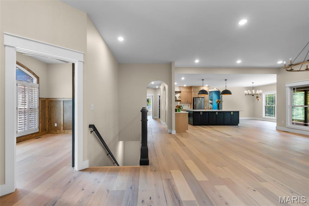 Windwood Lake Estate - Residential