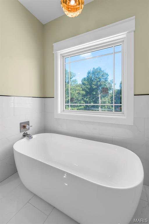 Windwood Lake Estate - Residential