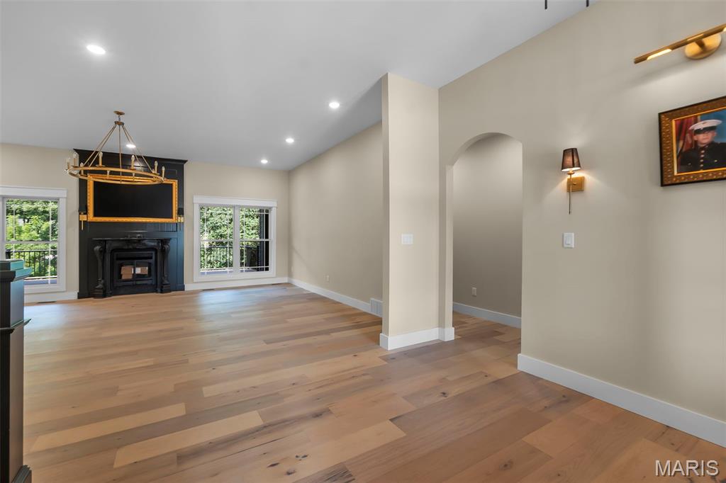 Windwood Lake Estate - Residential