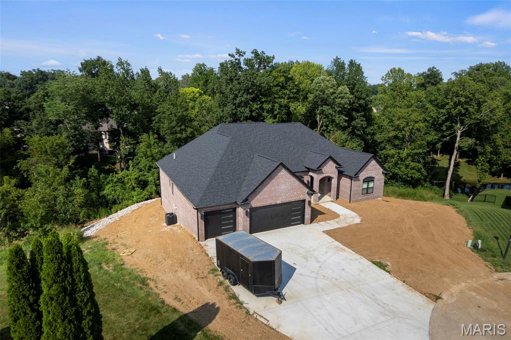 Windwood Lake Estate - Residential