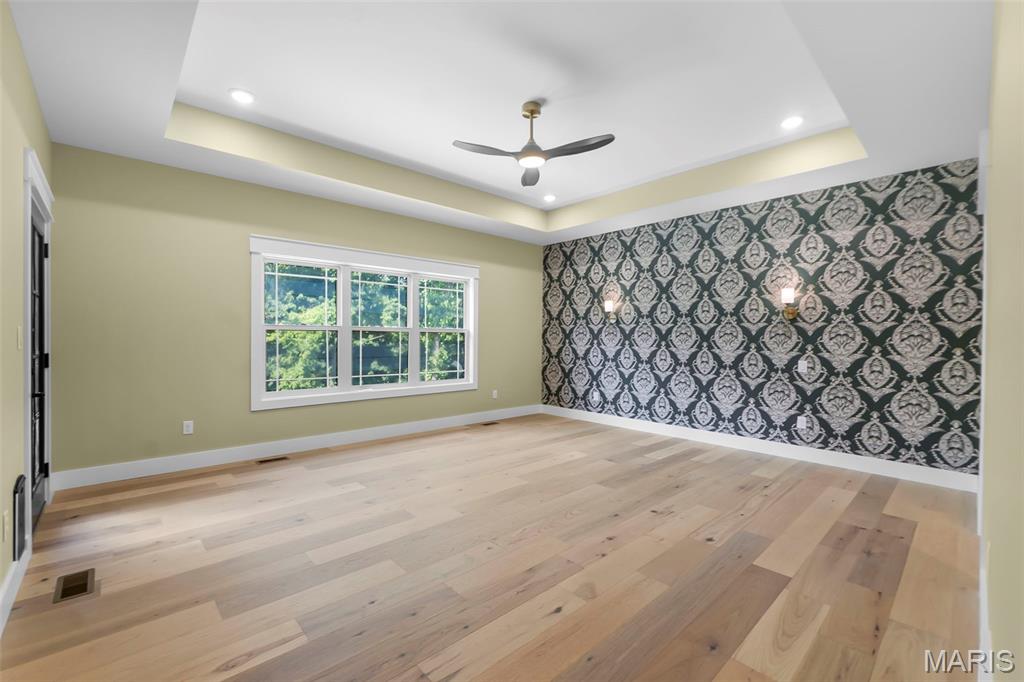 Windwood Lake Estate - Residential
