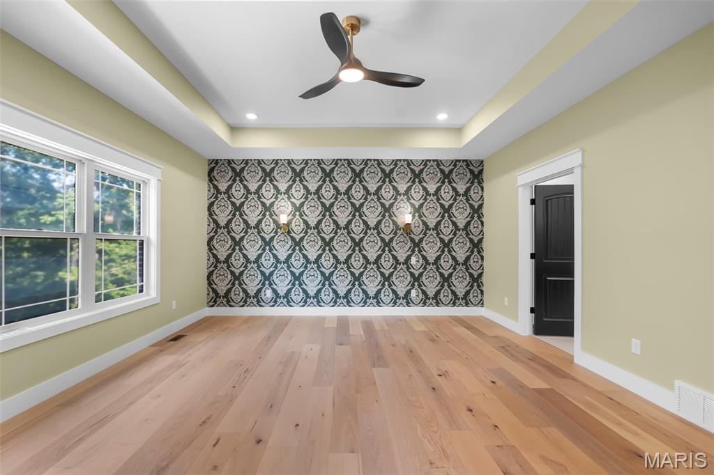 Windwood Lake Estate - Residential