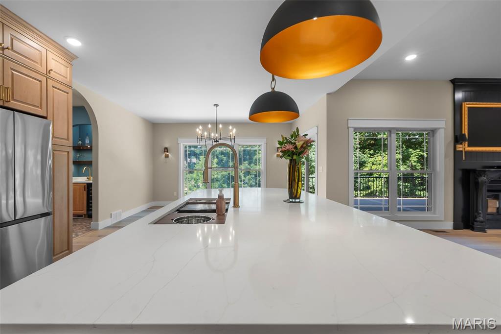 Windwood Lake Estate - Residential