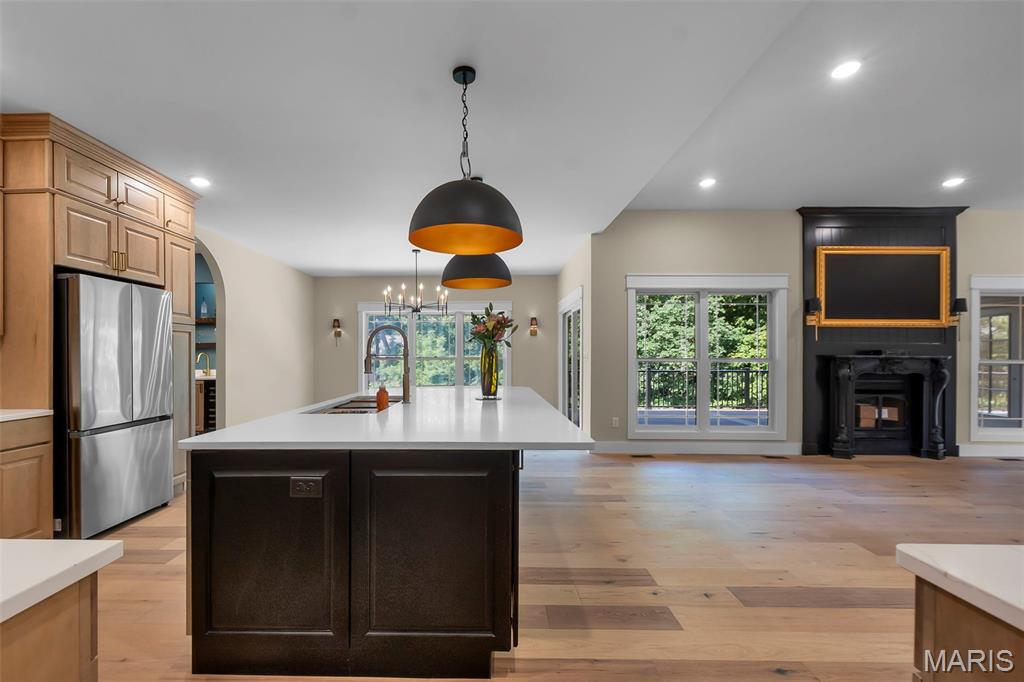 Windwood Lake Estate - Residential