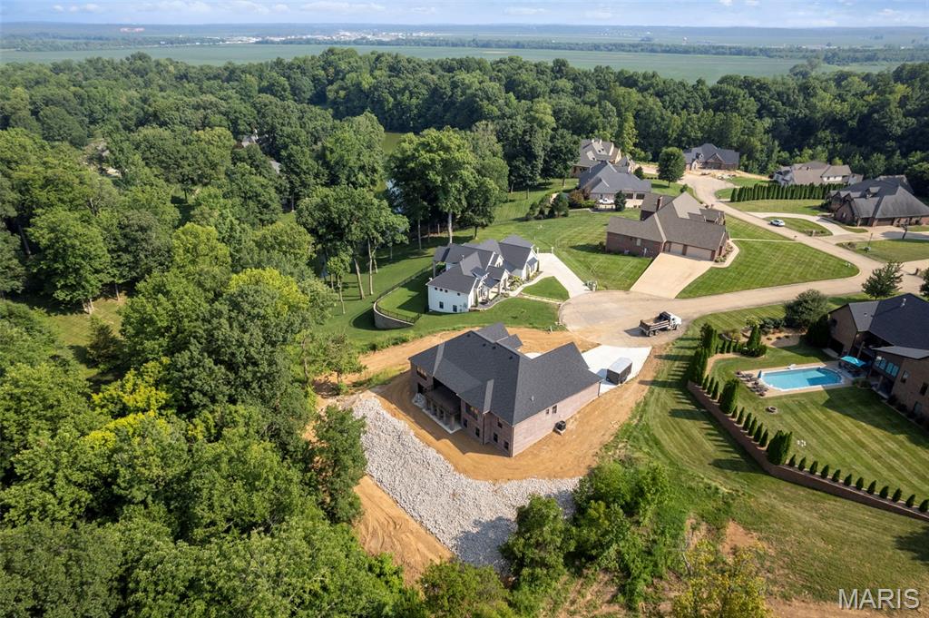 Windwood Lake Estate - Residential