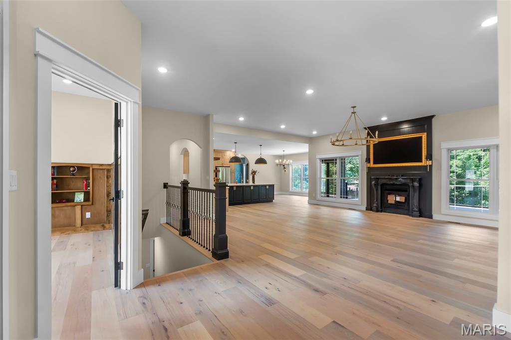 Windwood Lake Estate - Residential