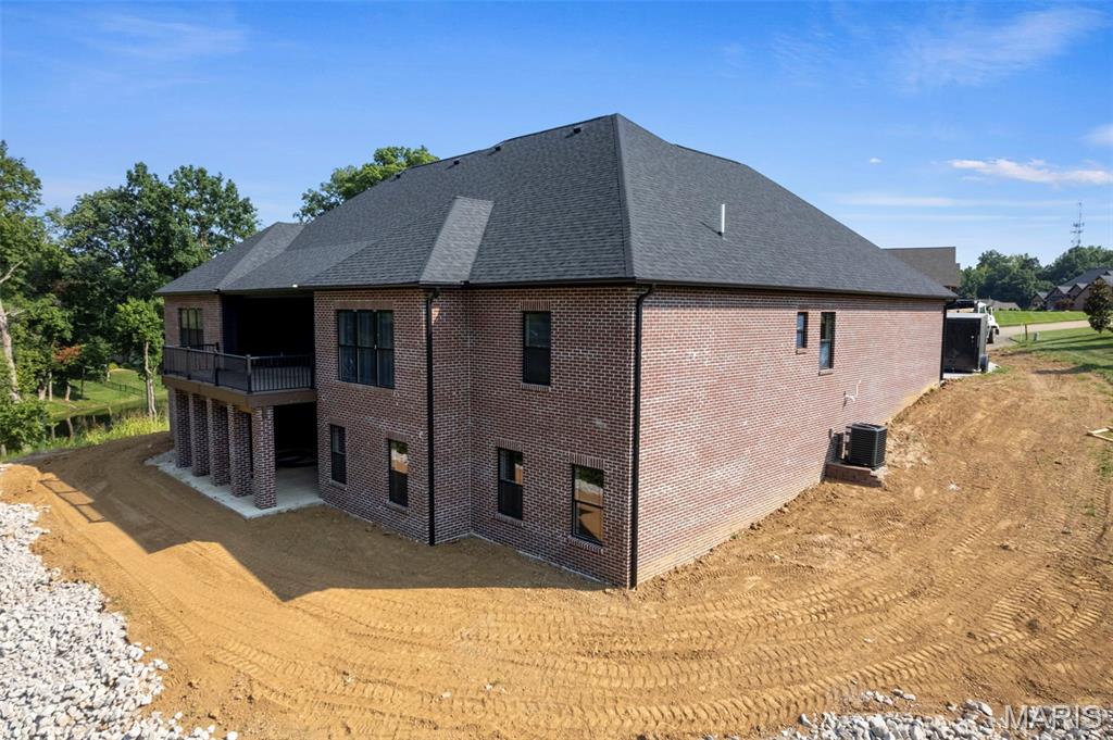 Windwood Lake Estate - Residential