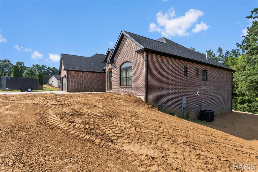 Windwood Lake Estate - Residential