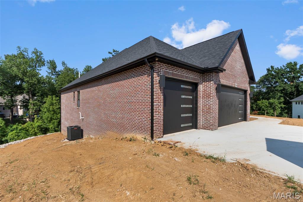 Windwood Lake Estate - Residential