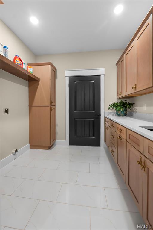 Windwood Lake Estate - Residential