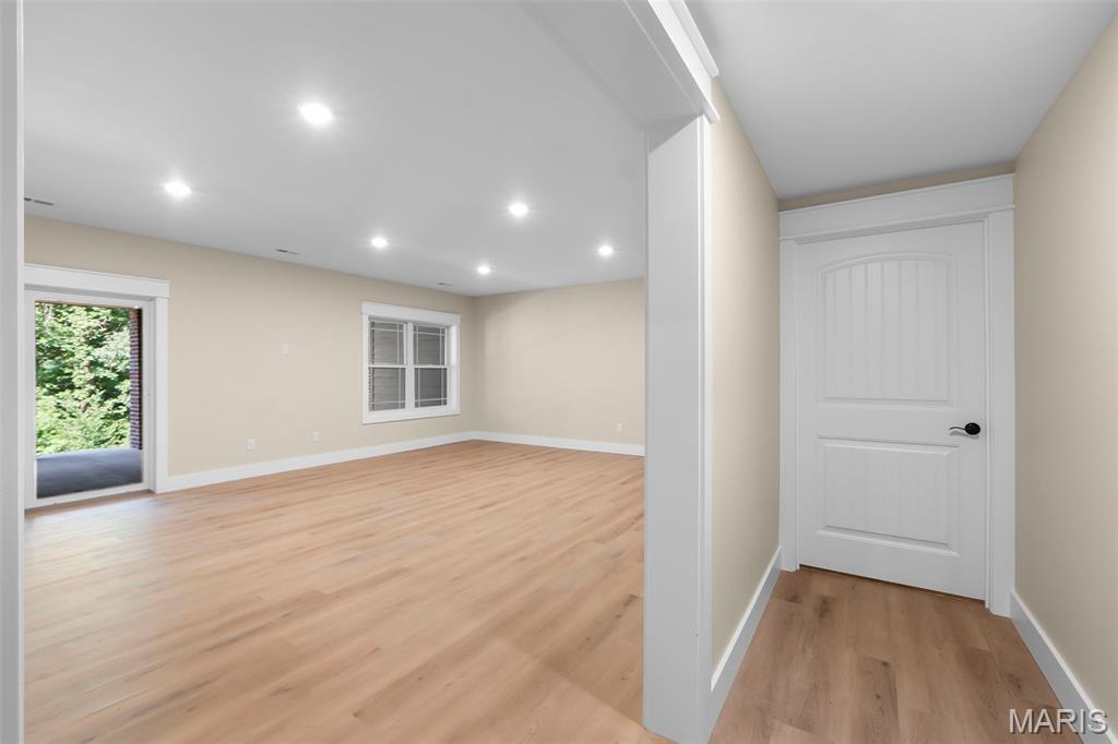 Windwood Lake Estate - Residential