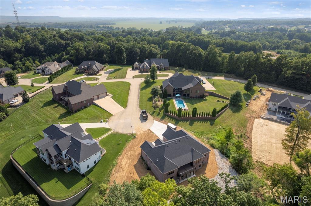 Windwood Lake Estate - Residential