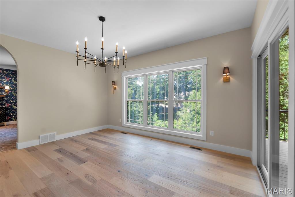 Windwood Lake Estate - Residential