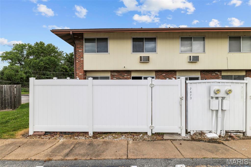 Hazelcrest Condo - Residential