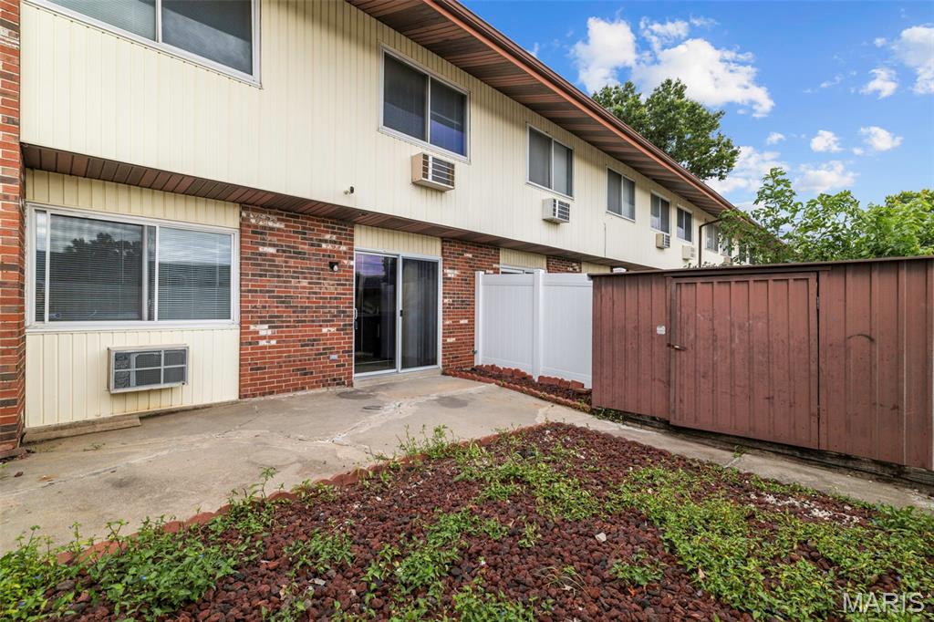 Hazelcrest Condo - Residential