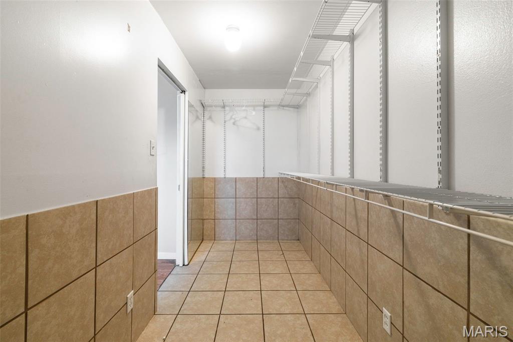 Hazelcrest Condo - Residential