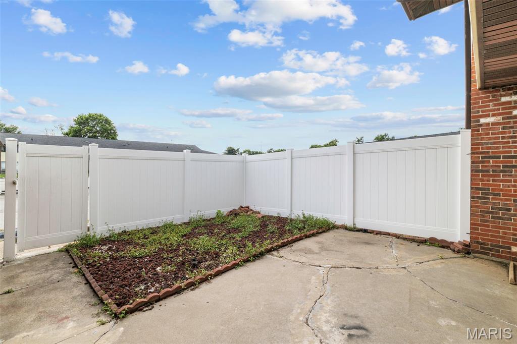 Hazelcrest Condo - Residential