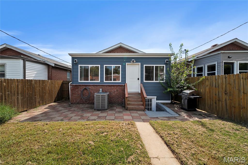 Russell Place - Residential