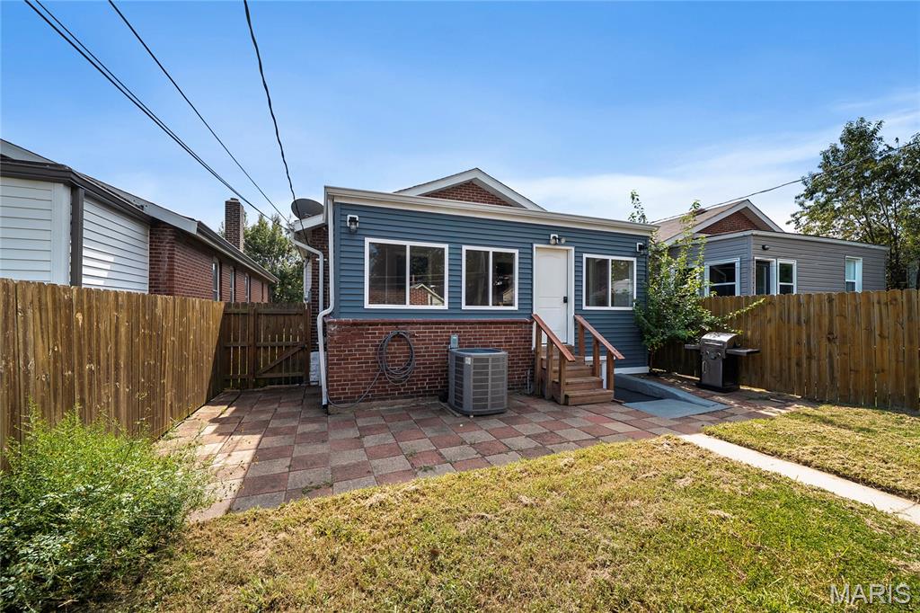 Russell Place - Residential