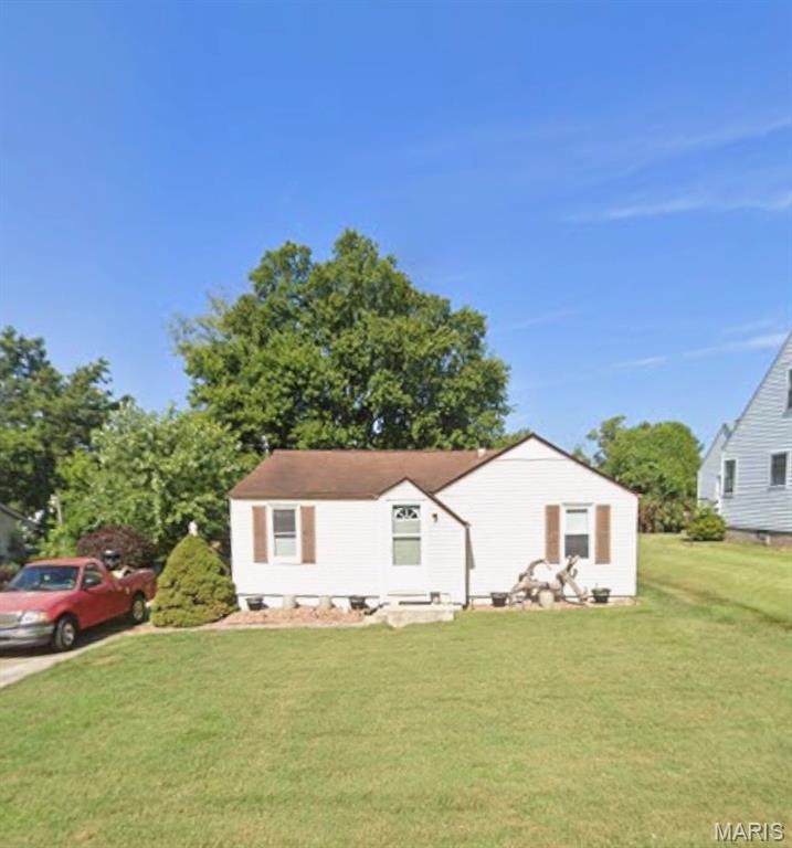 Welcome to 321 N. Donald St., Jackson, MO 63755! 

This 3-bedroom, 1-bath home offers approximately 1,011 square feet of living space and an opportunity to own property in the heart of Jackson.

Several of the bigger-ticket updates have already been taken care of, including a new roof less than one year old and a water heater that was converted to electric less than one year ago.

Located in the Jackson R-2 School District near East Elementary, this home puts you close to schools, parks, shopping, dining, and the conveniences Jackson has to offer. Jackson continues to be a growing Southeast Missouri community while keeping the small-town atmosphere and community pride that make so many people want to call it home.

Currently tenant occupied, this property gives buyers options. Continue its use as an investment property with an existing tenant situation, or make plans for it to become your own home with appropriate notice and possession arrangements.

Whether you're looking for your next home or wanting to add another property to your investment portfolio, 321 N. Donald St. is worth a look!

3 Bedrooms | 1 Bathroom | 1,011 Sq. Ft. | Jackson R-2 School District

Schedule your showing and see the possibilities this Jackson property has to offer!