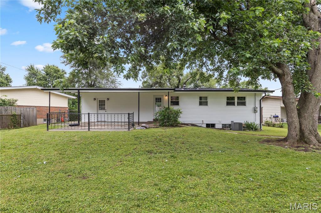Thunderbird Manor 3 - Residential