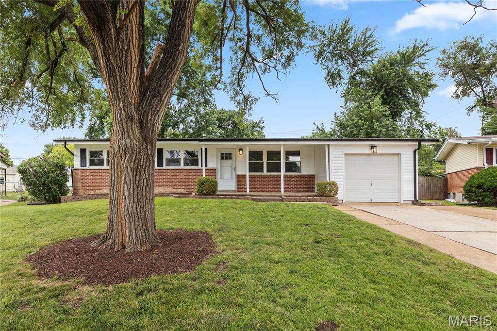 Thunderbird Manor 3 - Residential