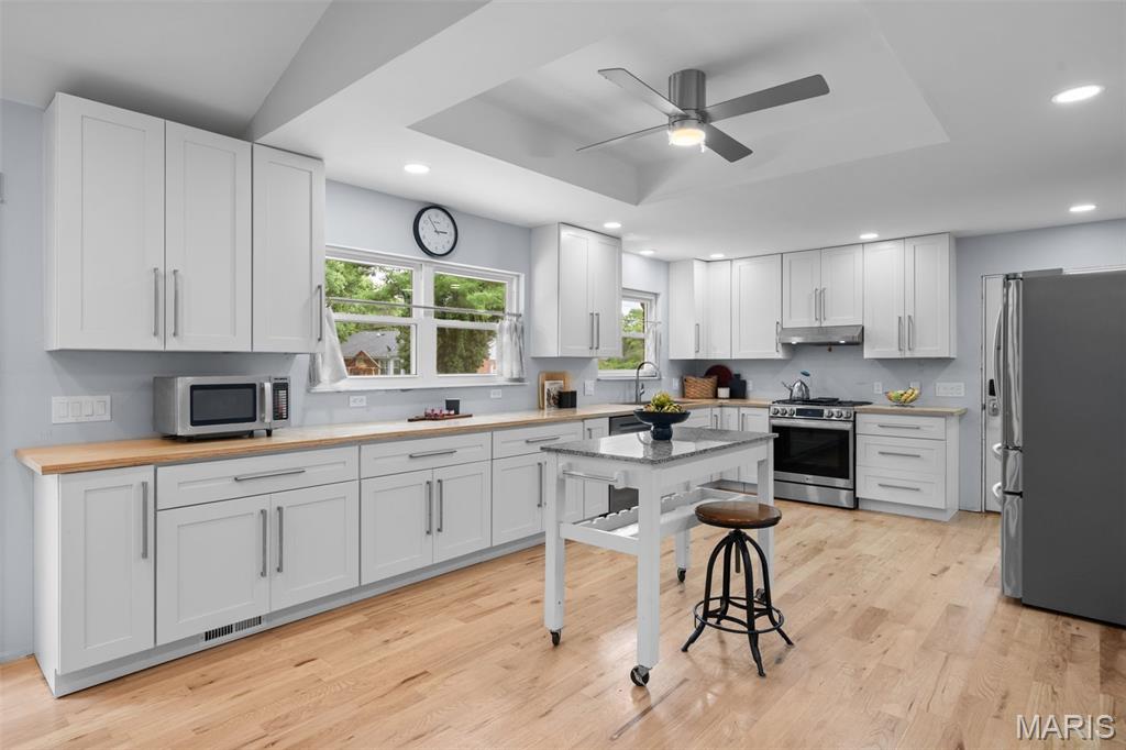 Ladue Trails Sec Of The Village Of - Residential