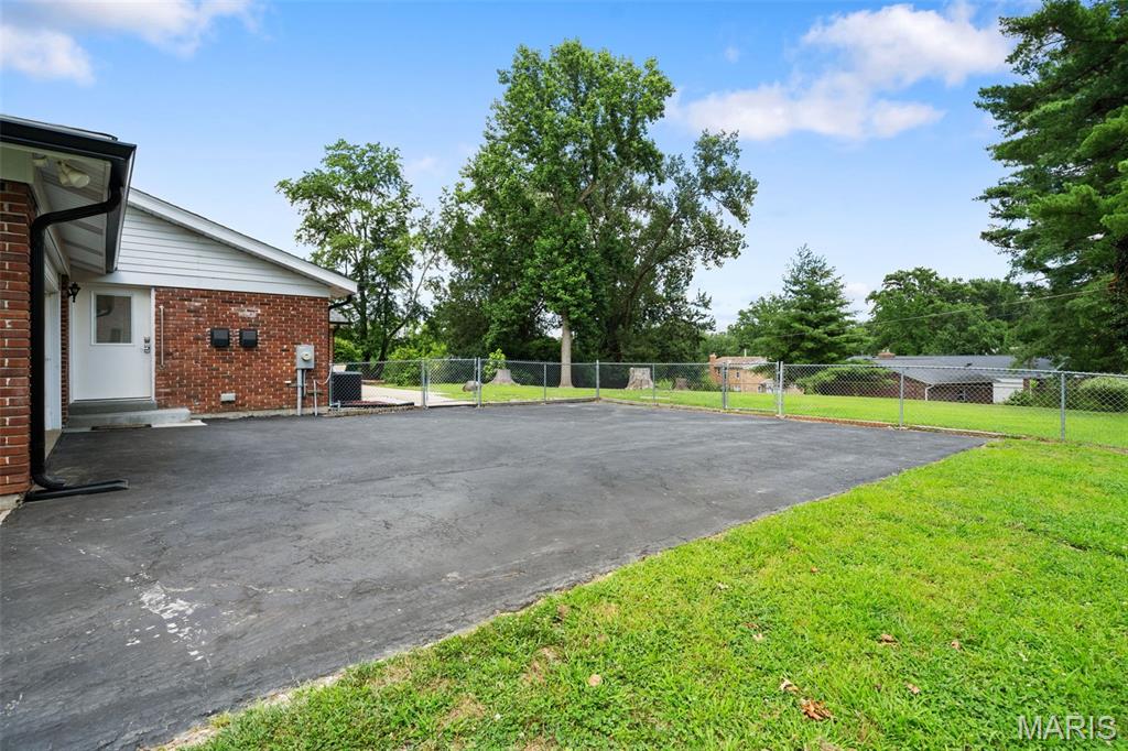 Ladue Trails Sec Of The Village Of - Residential