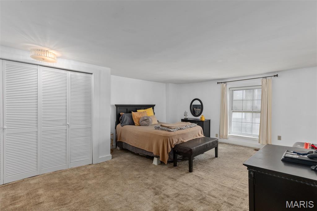 Penitentiary/Alton - Commercial Sale