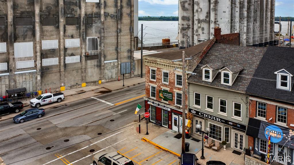 Penitentiary/Alton - Commercial Sale