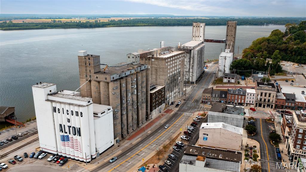 Penitentiary/Alton - Commercial Sale