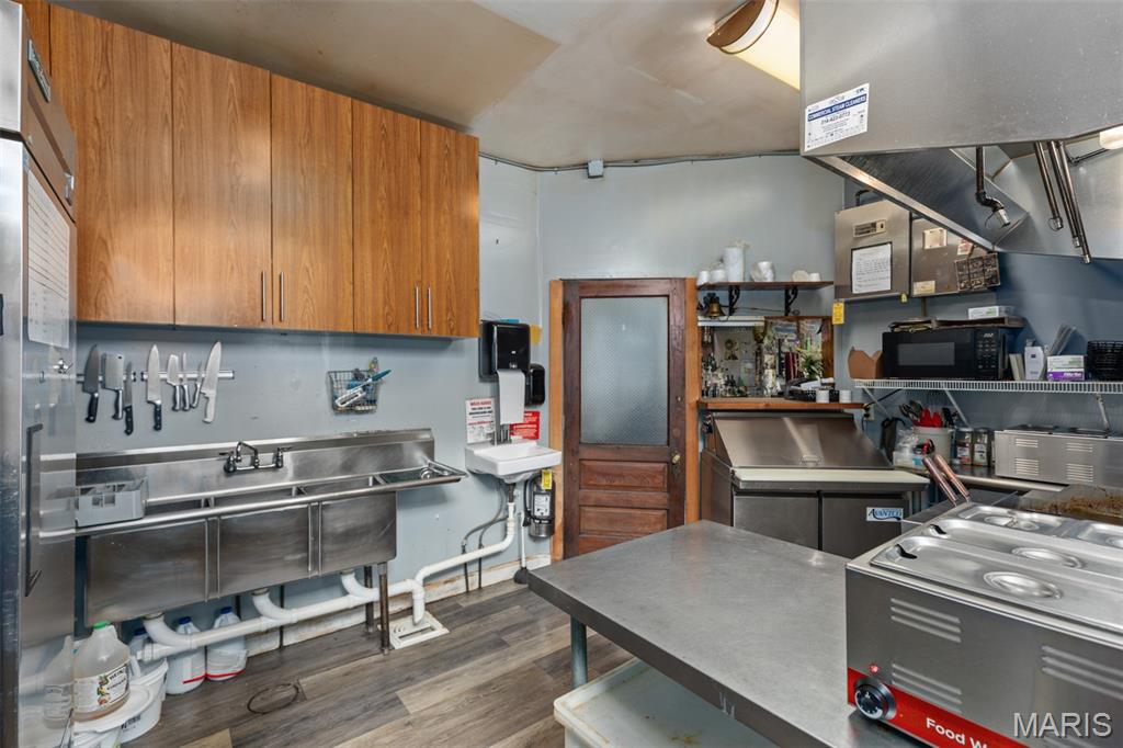 Penitentiary/Alton - Commercial Sale